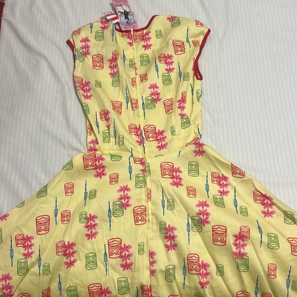 Pinup Couture Tiki Hawaiian Dress - Picture 2 of 3